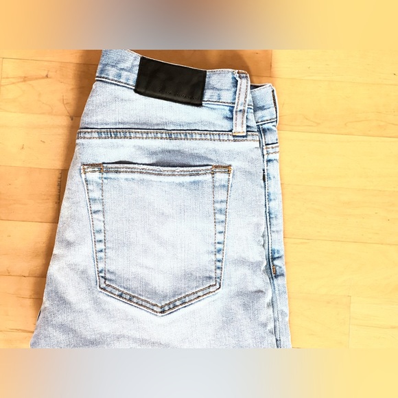 Club Monaco Relaxed Slim-cut Jeans - Picture 2 of 5